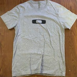 Oakley T-Shirt Size Medium